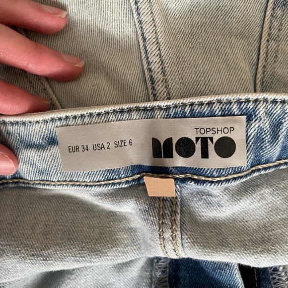 TOPSHOP MOTO Jean Shorts - Picture 2 of 3